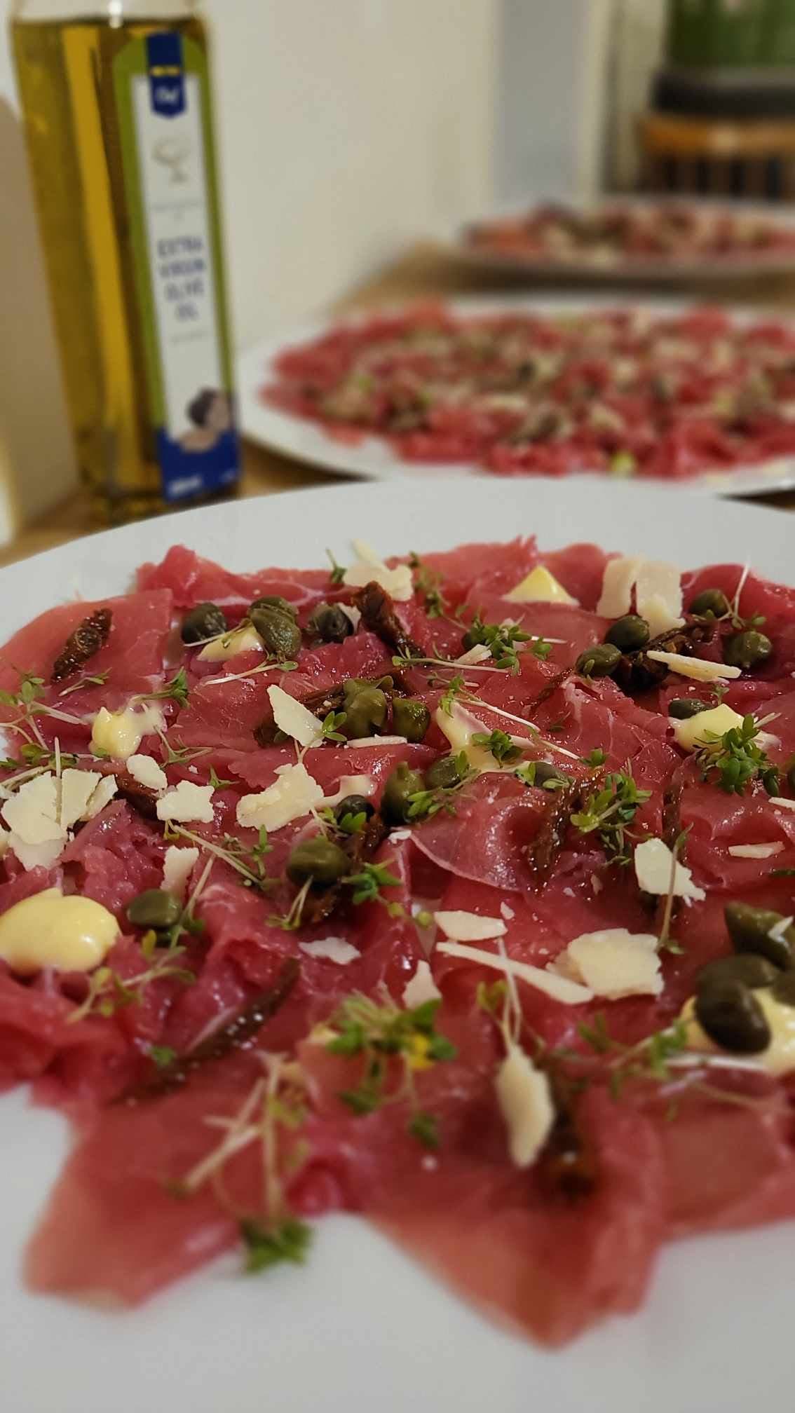 Hovězí carpaccio — předkrm na firemní večeři